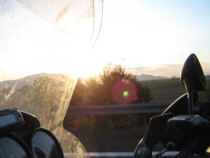 Solen kommer opp over Monte Pisano, sett fra nord